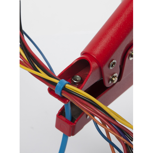 Uso di PINZA ACC     P/FASCETTE NYLON 500