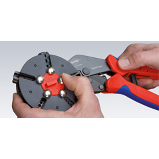 Verwendung von Zange für elektrische Stecker 500