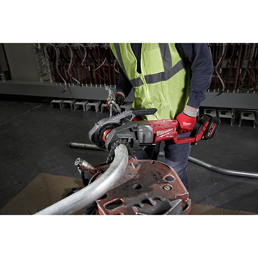Verwendung von 2" M18 FUEL One-Key Gewindeschneider 505