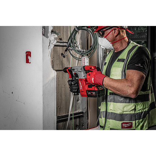 Verwendung von 26 mm SDS Plus Bohrhammer mit Spannfutter fixtec M18 BRUSHLESS 500