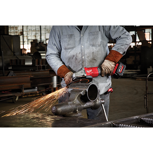 Verwendung von Winkelschleifer 230 mm mit Paddelschalter und Bremse M18 FUEL One-Key 505
