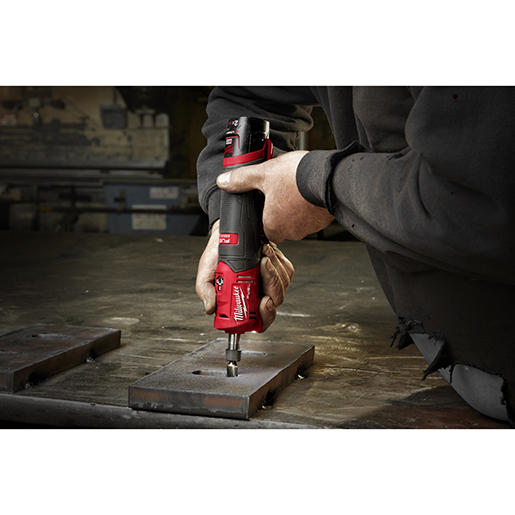 Uso di Mini smerigliatrice diritta a batteria M12 FDGS-422B 500