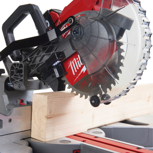 Verwendung von Radial-Kappsäge 190 mm M18 FUEL 505