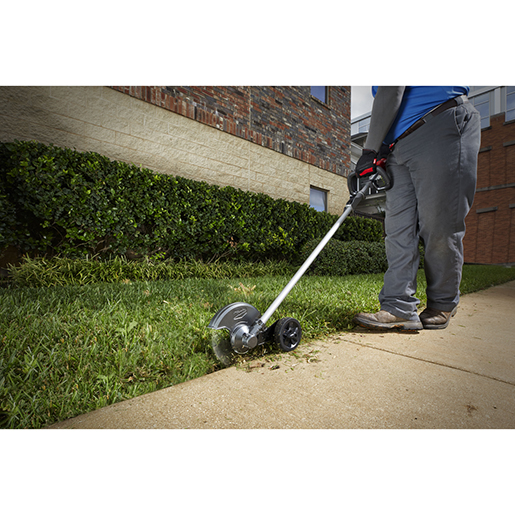 Verwendung von Quik-Lok M18 FUEL Multitool für die Gartenarbeit 500