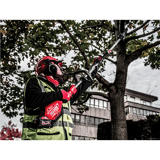 Utilisation de ÉLAGUEUR A CHAINE 500