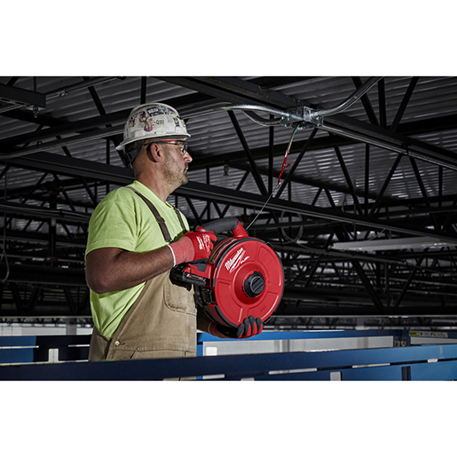 Uso di Sonda tiracavi non conduttiva a batteria M18 FUEL 500