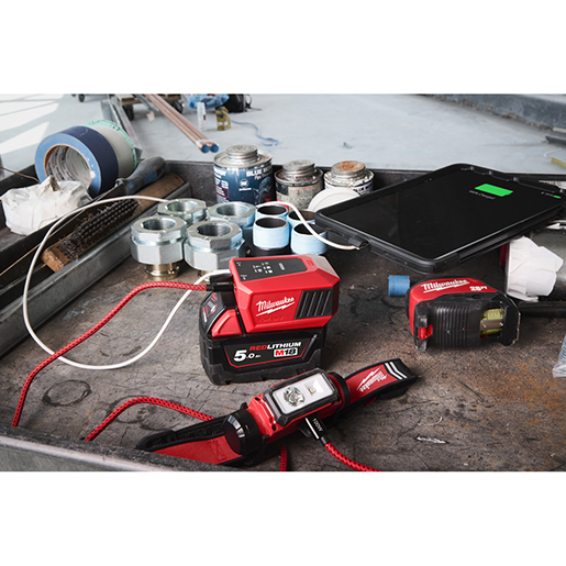 Verwendung von Mini-Ladegerät M18 2 in 1 mit Powerbank 500