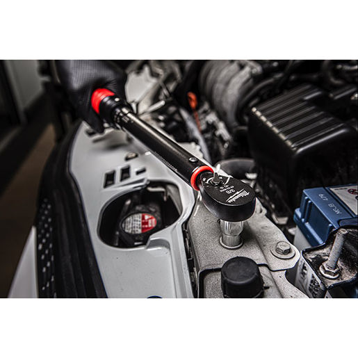 Uso di Chiave dinamometrica cricchetto 90 denti 3/8" coppia 10 - 50 Nm 500