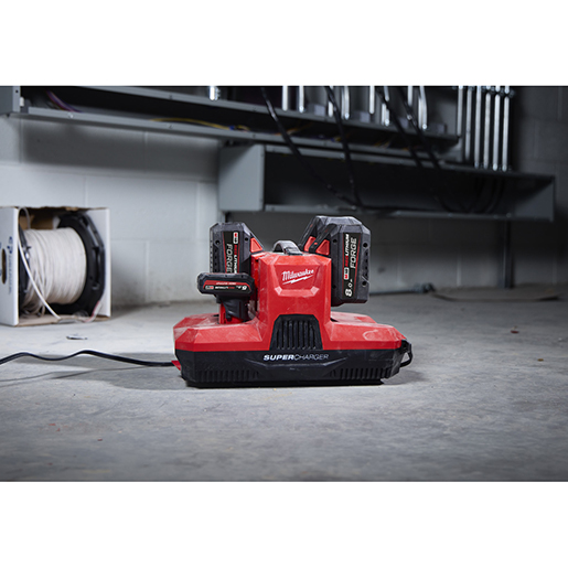 Uso di Caricabatterie multiplo simultaneo super rapido M12 – M18 PACKOUT 500