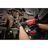 Uso di Martello scalpellatore per automotive M18 FUEL STRIKER 500