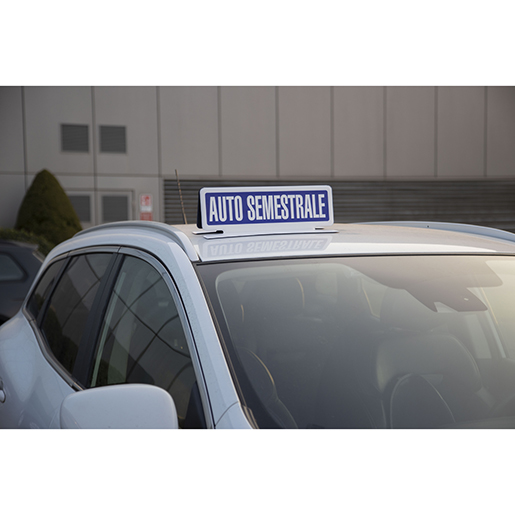 Uso di Cartello magnetico AUTO SEMESTRALE per esposizione veicoli 500