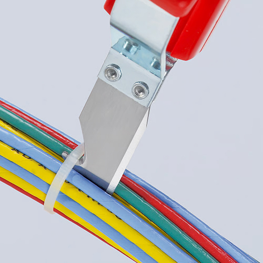 Verwendung von Professioneller manueller Abisolierer mit KNIPEX-Klinge 500