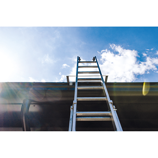 Verwendung von Leiterhaken für Absturzsicherungssysteme 500