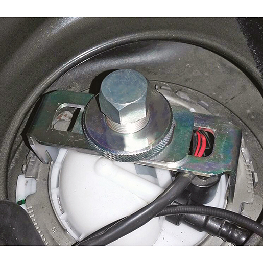 Utilisation de KIT ENLEVER EMBOUT CARBURANT 505