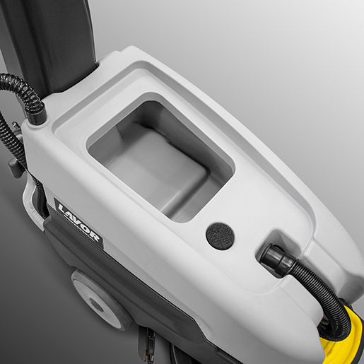 Detail von Bodenreinigungsmaschine mit Bediener am Boden PROFESSIONAL DART 315