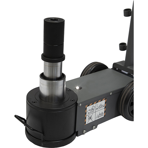 Dettaglio di Sollevatore idraulico doppia batteria a 2 sfilate portata 40 – 20 t 300