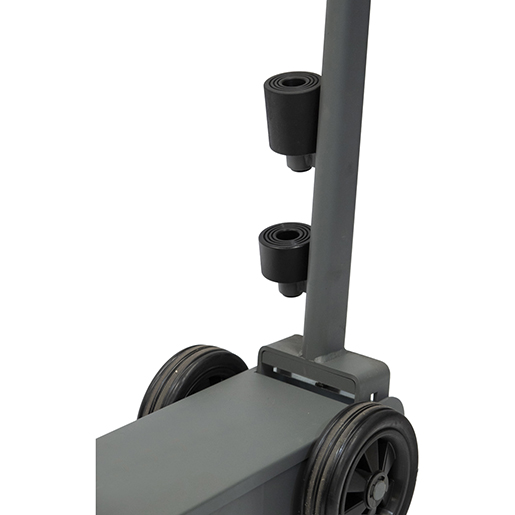 Dettaglio di Sollevatore idraulico doppia batteria 3 sfilate portata 50 – 30 – 15 t 310