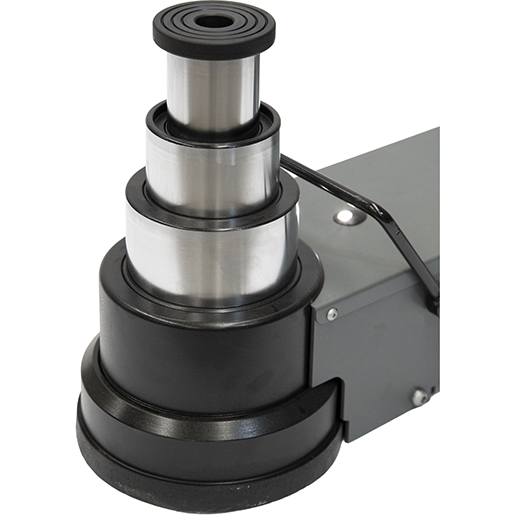 Dettaglio di Sollevatore idraulico doppia batteria 3 sfilate portata 50 – 30 – 15 t 315