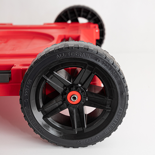 EINE ROTE ULTRA-HD-PLATTFORM MIT RÄDERN Detail von EINE ROTE ULTRA-HD-PLATTFORM MIT RÄDERN 305