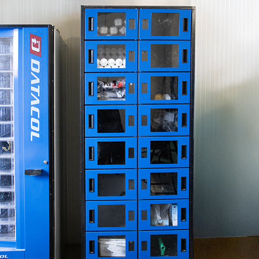 Dettaglio di Armadio automatico vuoto DPI 16 scomparti DATACOL 300