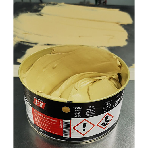 Dettaglio di Stucco poliestere bicomponente a spatola 300