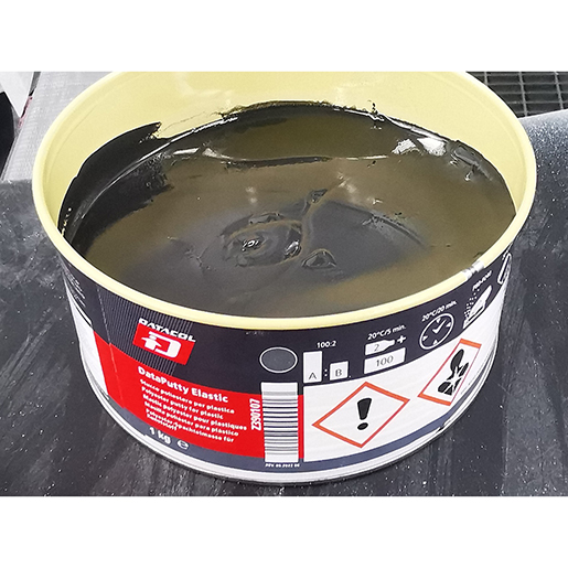 Dettaglio di Stucco per plastica 300